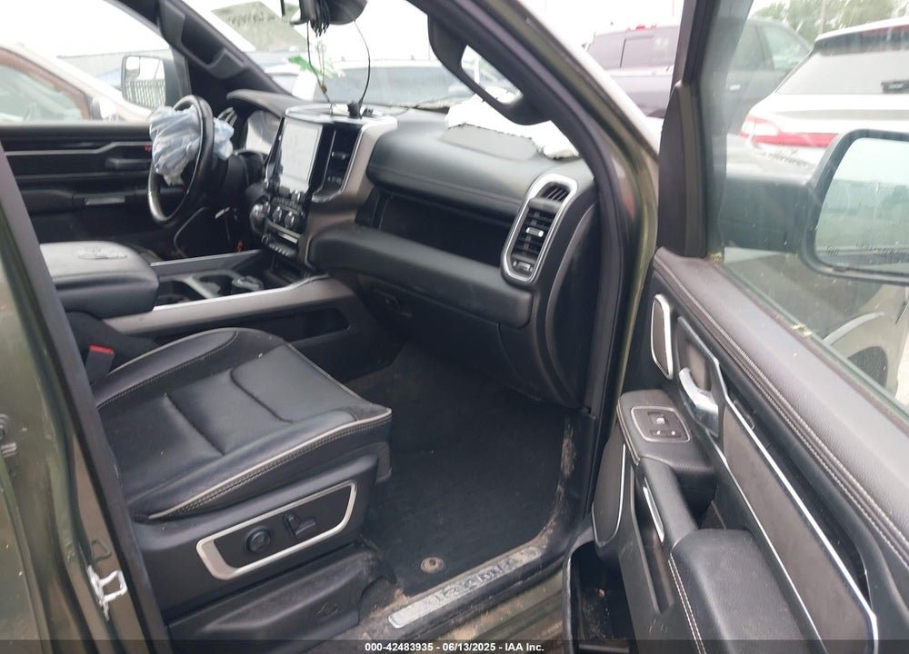 2020 RAM 1500 LAIE  4X4 5'7 BOX VIN: 1C6SRFJTXLN181021