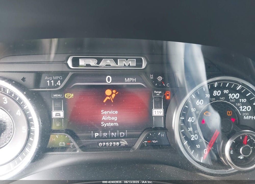 2020 RAM 1500 LAIE  4X4 5'7 BOX VIN: 1C6SRFJTXLN181021
