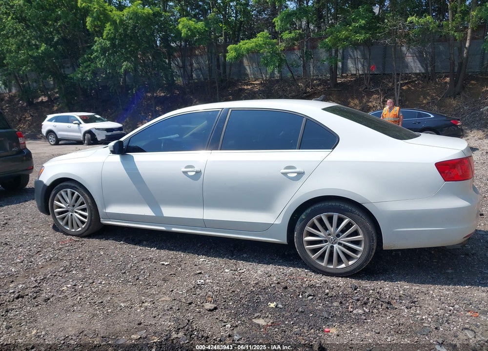 2014 VOLKSWAGEN JETTA VIN: 3VW3L7AJ3EM437691