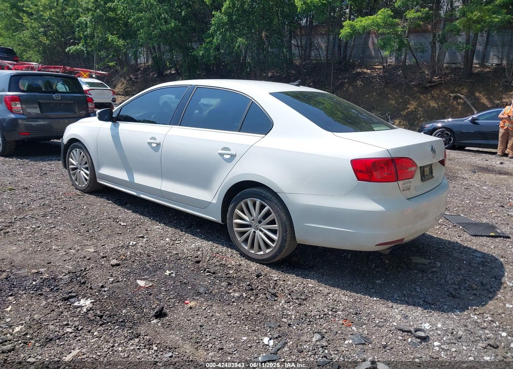 2014 VOLKSWAGEN JETTA VIN: 3VW3L7AJ3EM437691