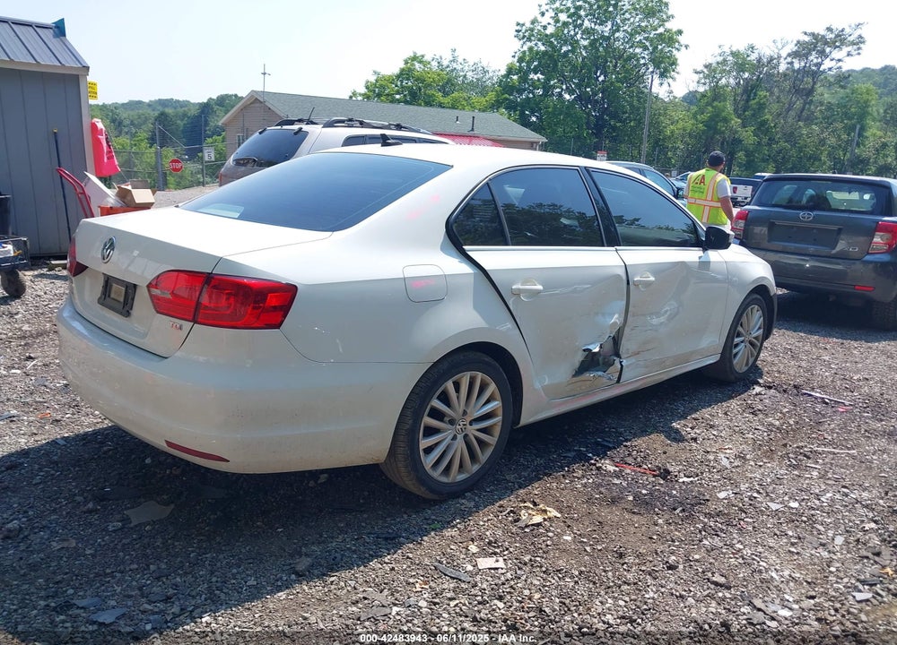 2014 VOLKSWAGEN JETTA VIN: 3VW3L7AJ3EM437691