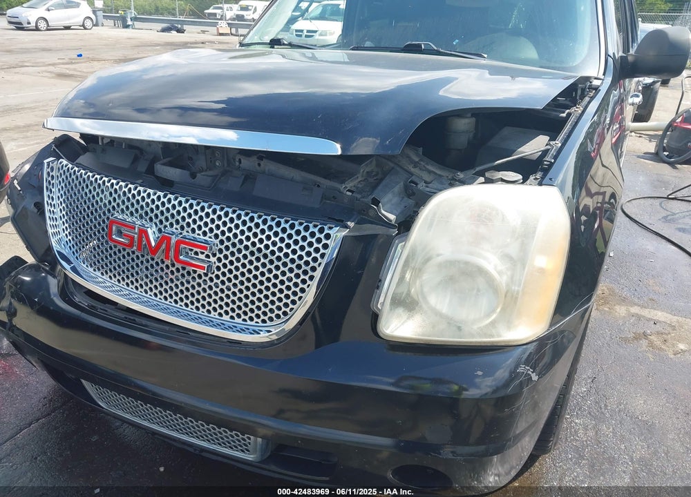 2011 GMC YUKON XL 1500 VIN: 1GKS1MEF4BR329765
