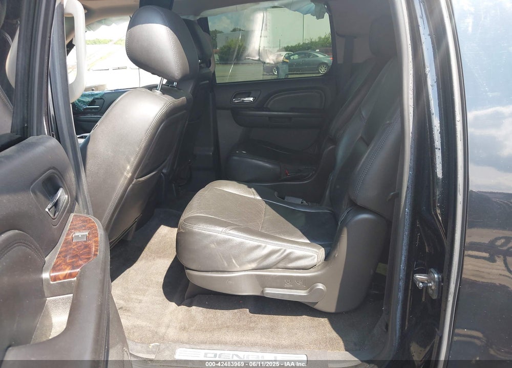 2011 GMC YUKON XL 1500 VIN: 1GKS1MEF4BR329765