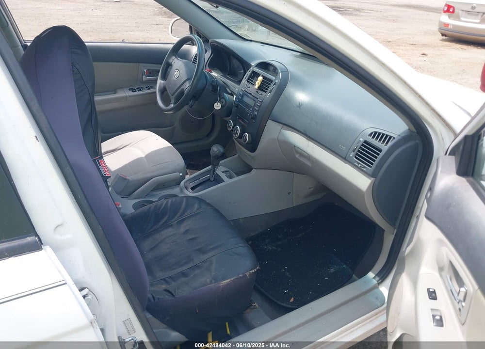 2009 KIA SPECTRA VIN: KNAFE221595606467