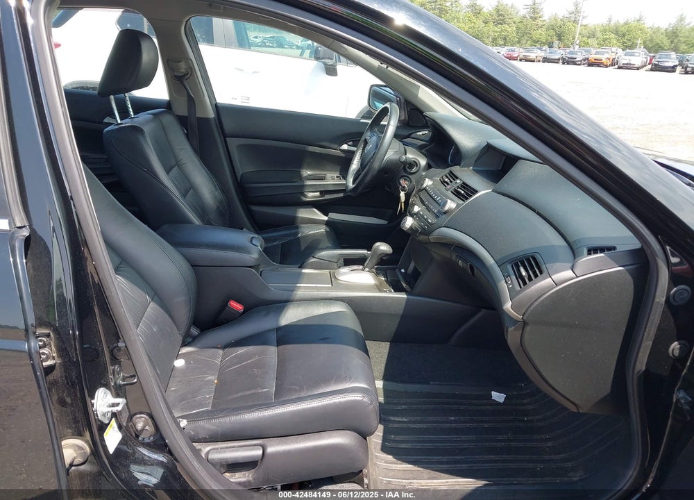 2011 HONDA ACCORD VIN: 1HGCP2F65BA108127