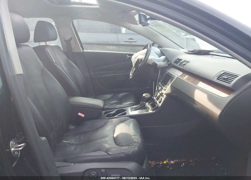 2008 VOLKSWAGEN PASSAT VIN: WVWEK73C48P026537