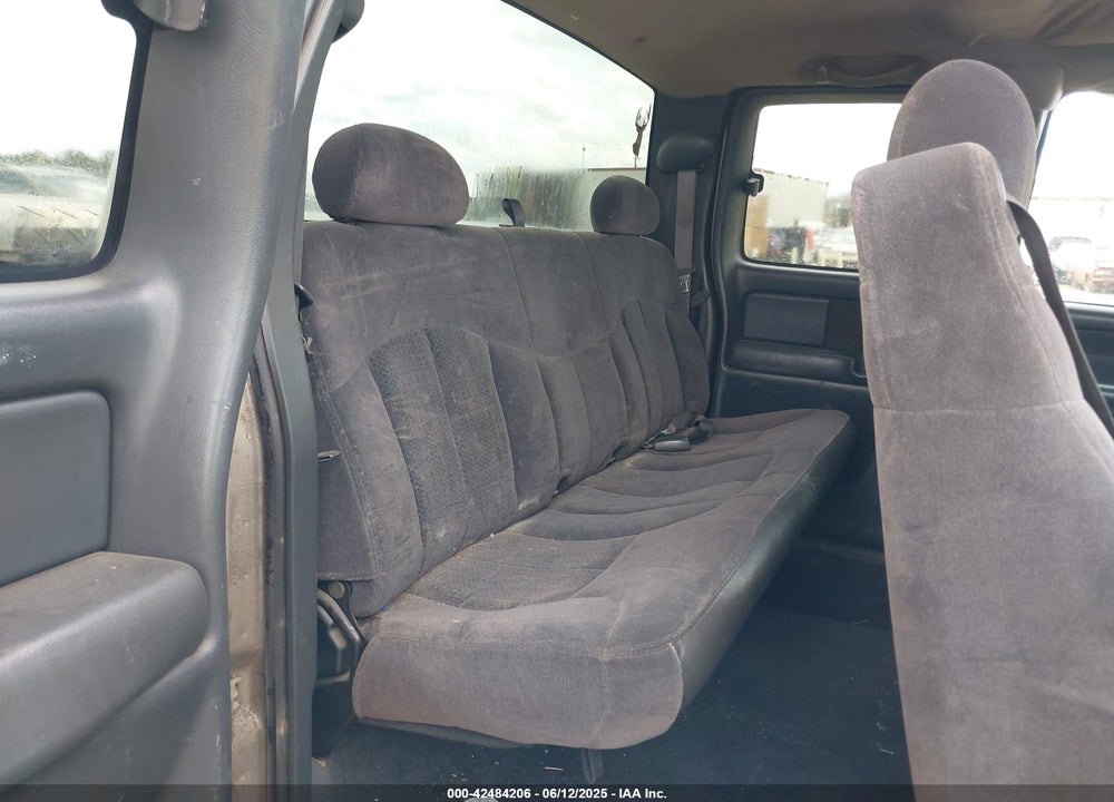 2002 CHEVROLET SILVERADO 1500 LS VIN: 2GCEK19T921391076