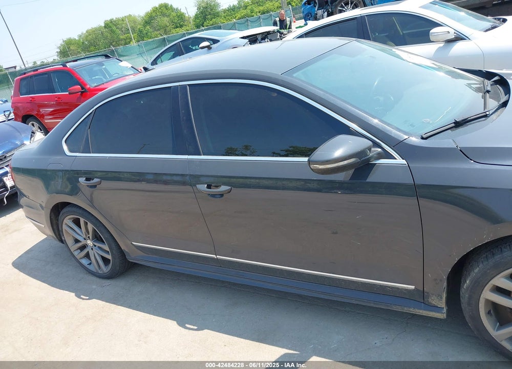 2017 VOLKSWAGEN PASSAT VIN: 1VWDT7A31HC036894