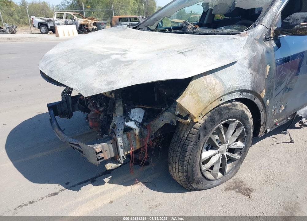 2016 KIA SORENTO VIN: 5XYPG4A54GG016749