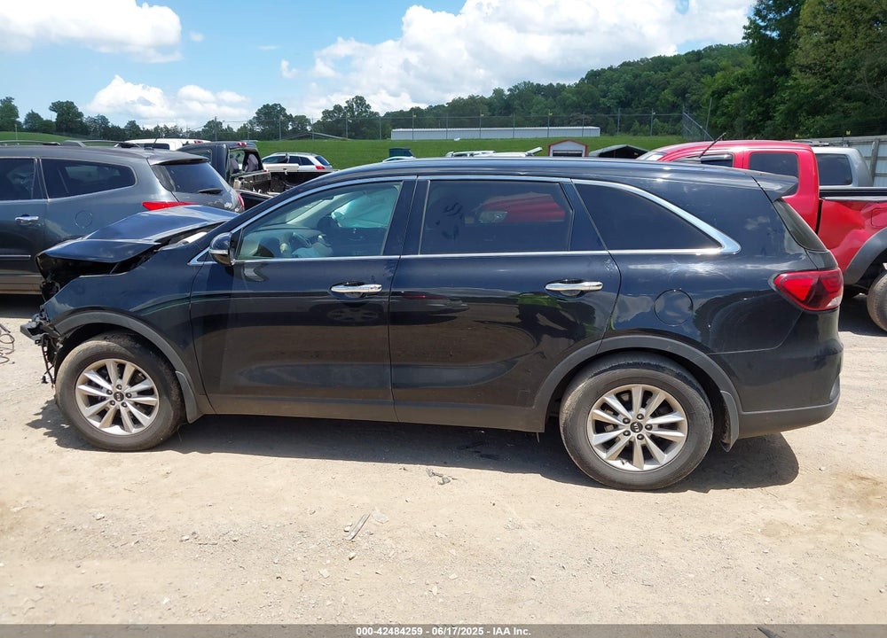 2019 KIA SORENTO VIN: 5XYPG4A34KG568064