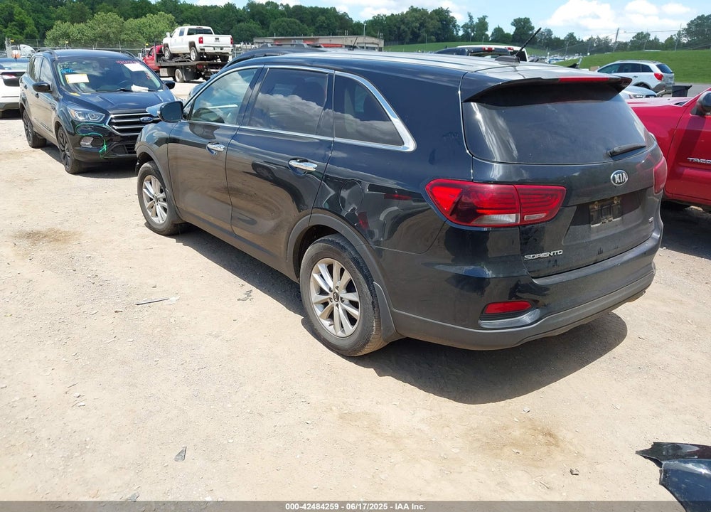 2019 KIA SORENTO VIN: 5XYPG4A34KG568064