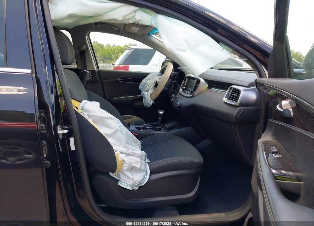 2019 KIA SORENTO VIN: 5XYPG4A34KG568064