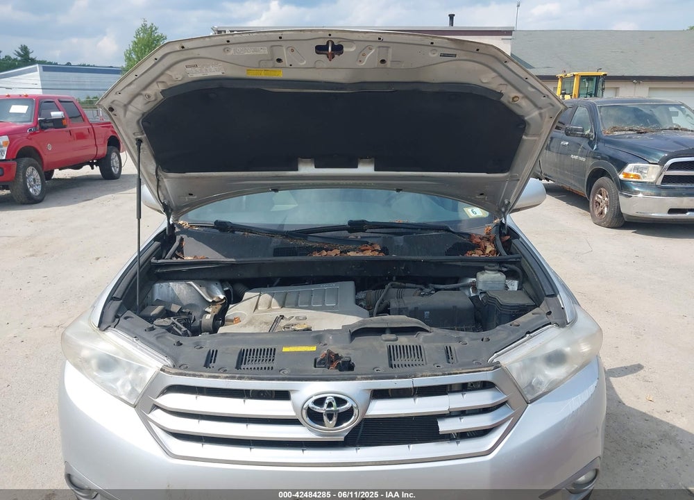 2011 TOYOTA HIGHLANDER VIN: 5TDBK3EH5BS043073