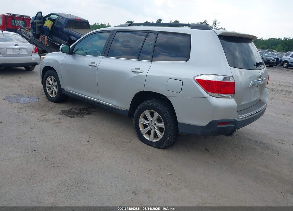 2011 TOYOTA HIGHLANDER VIN: 5TDBK3EH5BS043073