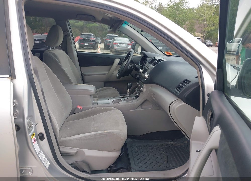 2011 TOYOTA HIGHLANDER VIN: 5TDBK3EH5BS043073