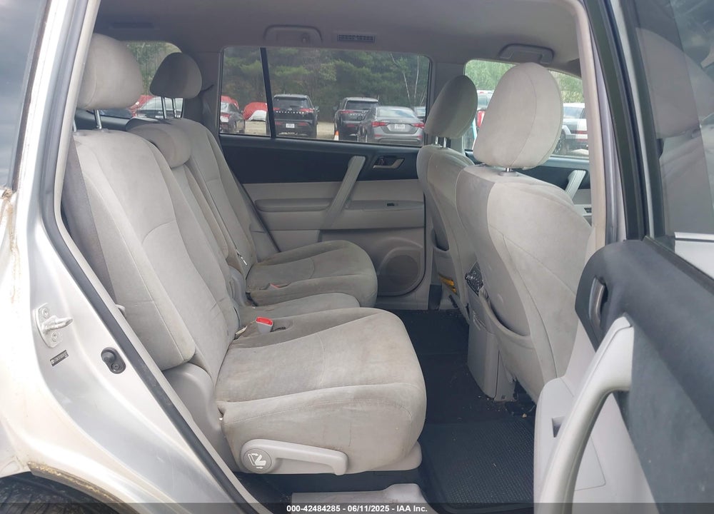 2011 TOYOTA HIGHLANDER VIN: 5TDBK3EH5BS043073