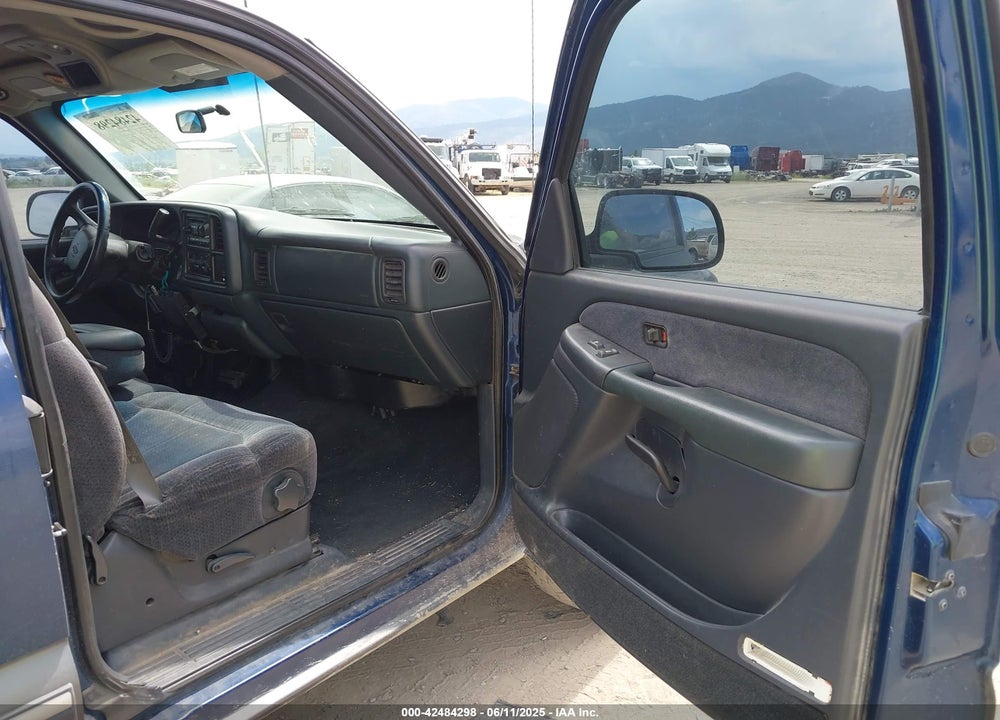 1999 CHEVROLET SILVERADO 1500 LS VIN: 2GCEK19T0X1112573