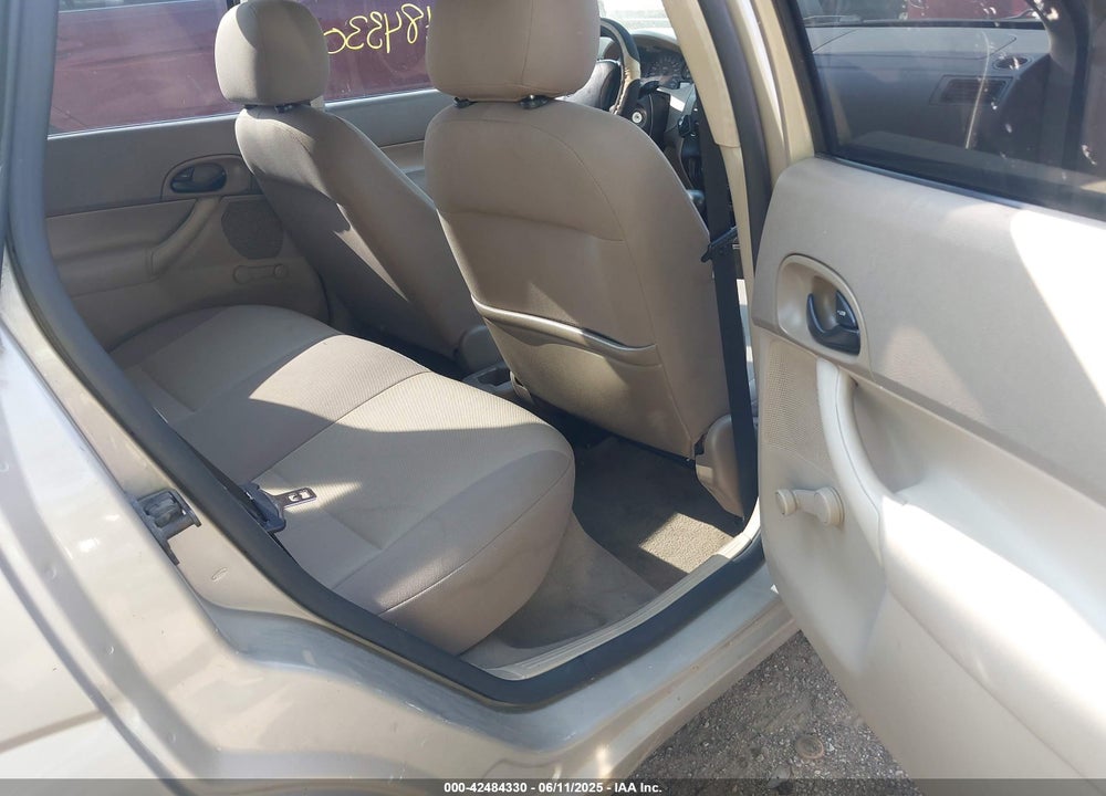 2007 FORD FOCUS VIN: 1FAFP34N07W271344