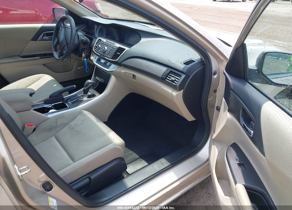 2015 HONDA ACCORD VIN: 1HGCR2F38FA233189