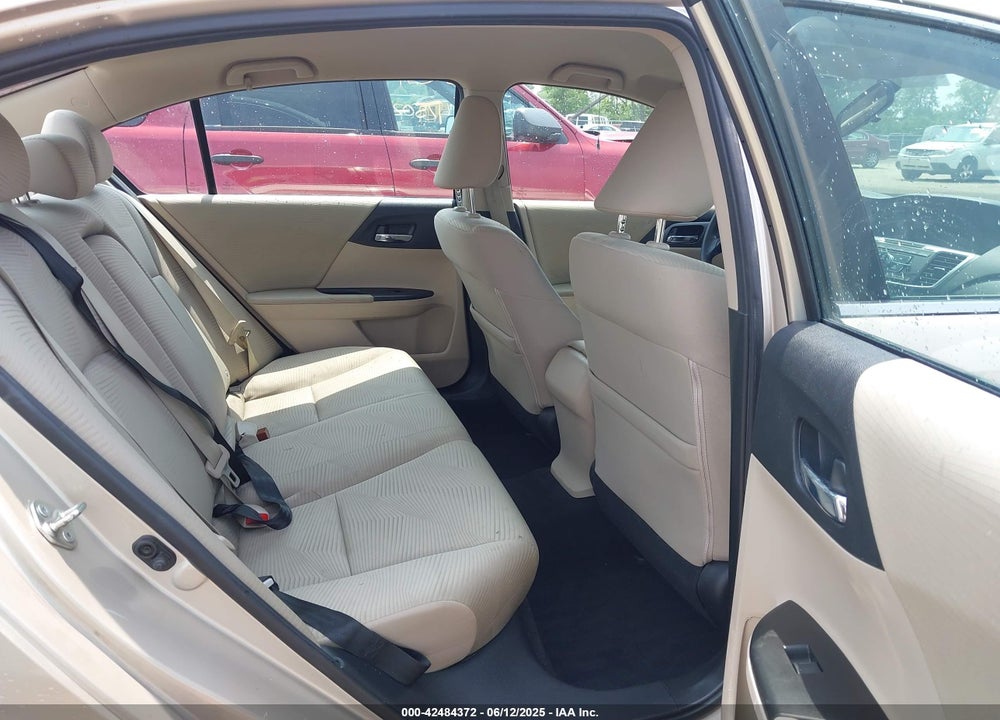 2015 HONDA ACCORD VIN: 1HGCR2F38FA233189