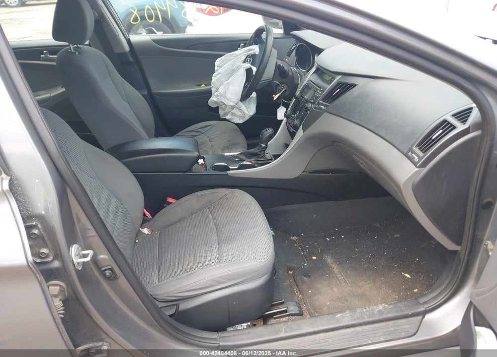 2012 HYUNDAI SONATA VIN: 5NPEB4AC1CH470822