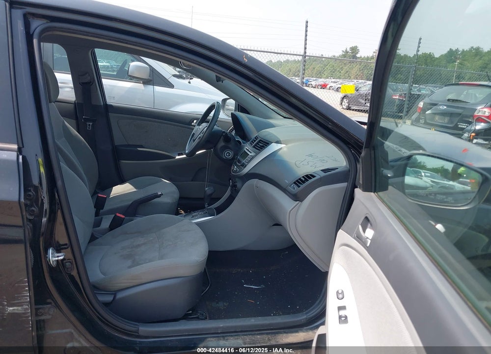 2013 HYUNDAI ACCENT VIN: KMHCT5AE8DU121736