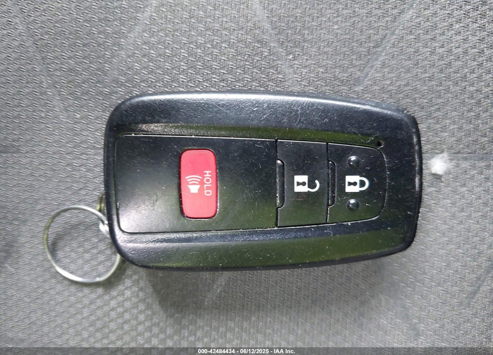 2021 TOYOTA RAV4 VIN: 2T3P1RFV2MW208496
