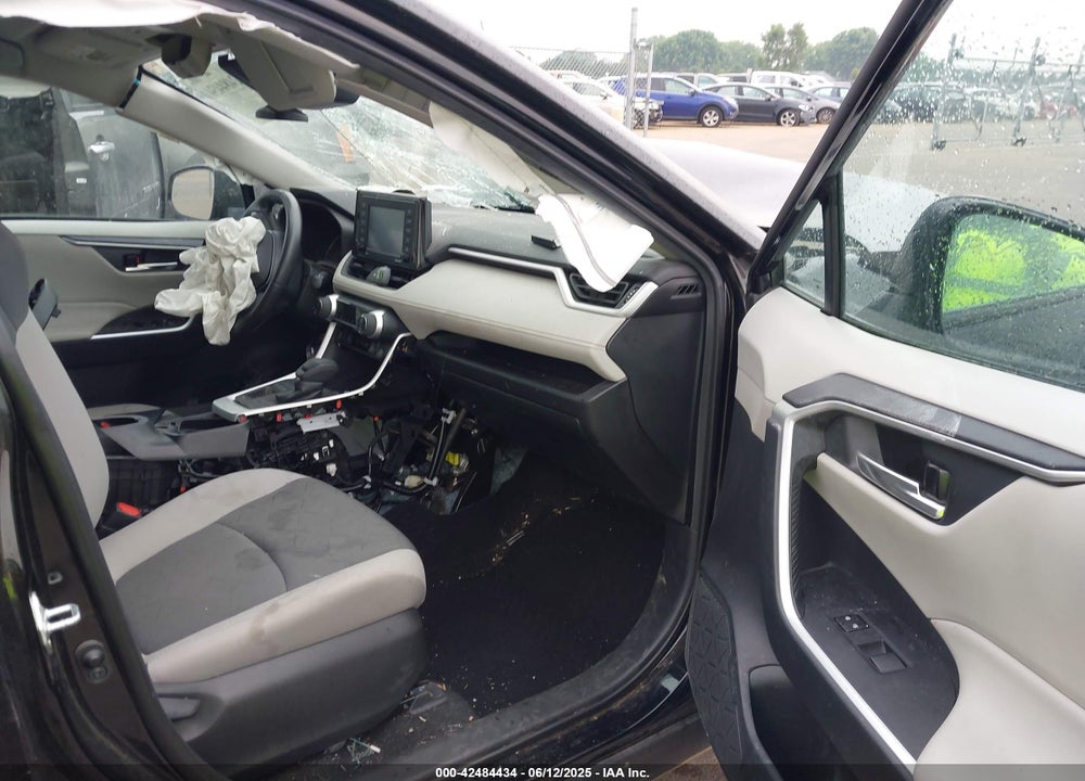 2021 TOYOTA RAV4 VIN: 2T3P1RFV2MW208496