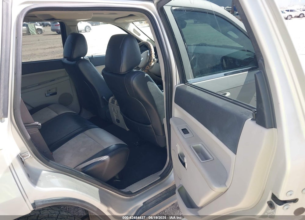 2009 JEEP GRAND CHEROKEE VIN: 1J8HR58T69C513570