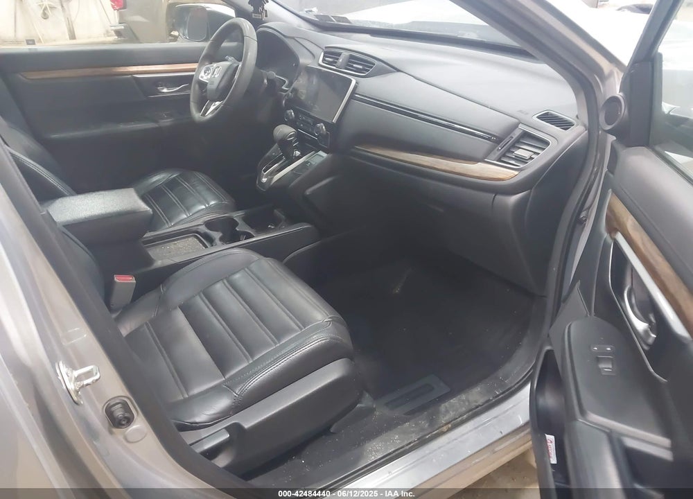 2017 HONDA CR-V VIN: 2HKRW2H52HH689314