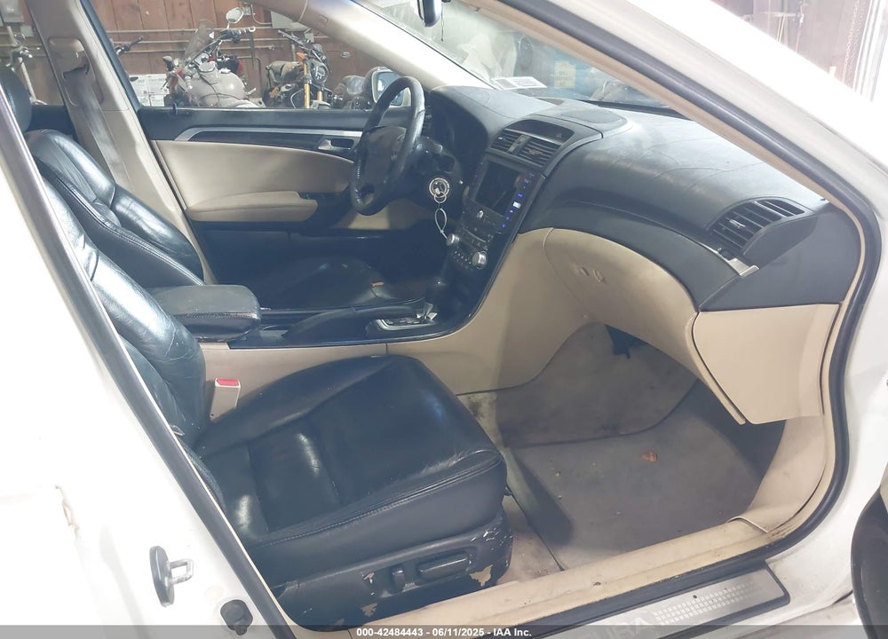 2005 ACURA TL VIN: 19UUA66285A041070