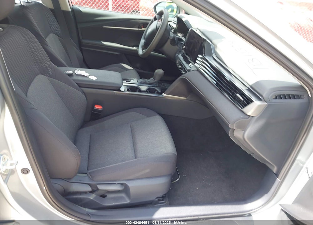 2025 TOYOTA CAMRY LE VIN: 4T1DAACK2SU524159