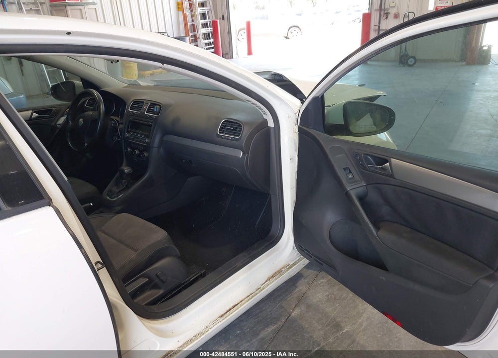 2010 VOLKSWAGEN GOLF VIN: WVWDA7AJ8AW082248