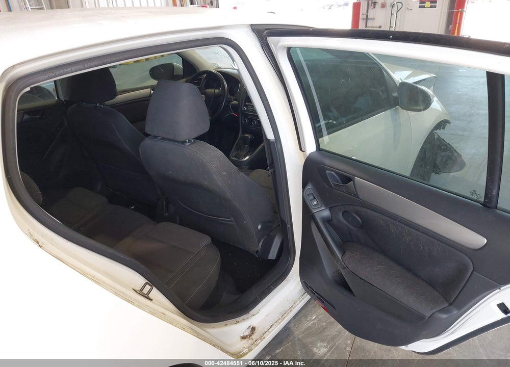 2010 VOLKSWAGEN GOLF VIN: WVWDA7AJ8AW082248