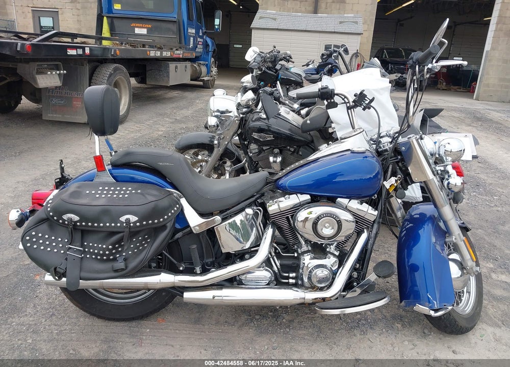 2015 HARLEY-DAVIDSON FLSTC HERITAGE SOFTAIL CLASSIC VIN: 1HD1BWV13FB017504