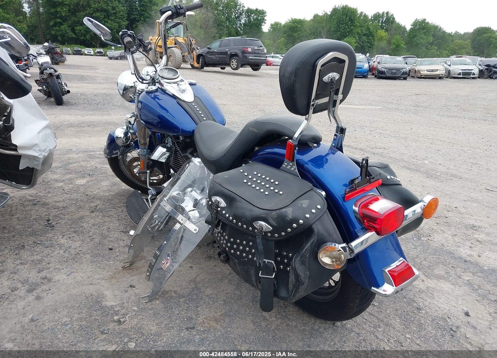 2015 HARLEY-DAVIDSON FLSTC HERITAGE SOFTAIL CLASSIC VIN: 1HD1BWV13FB017504