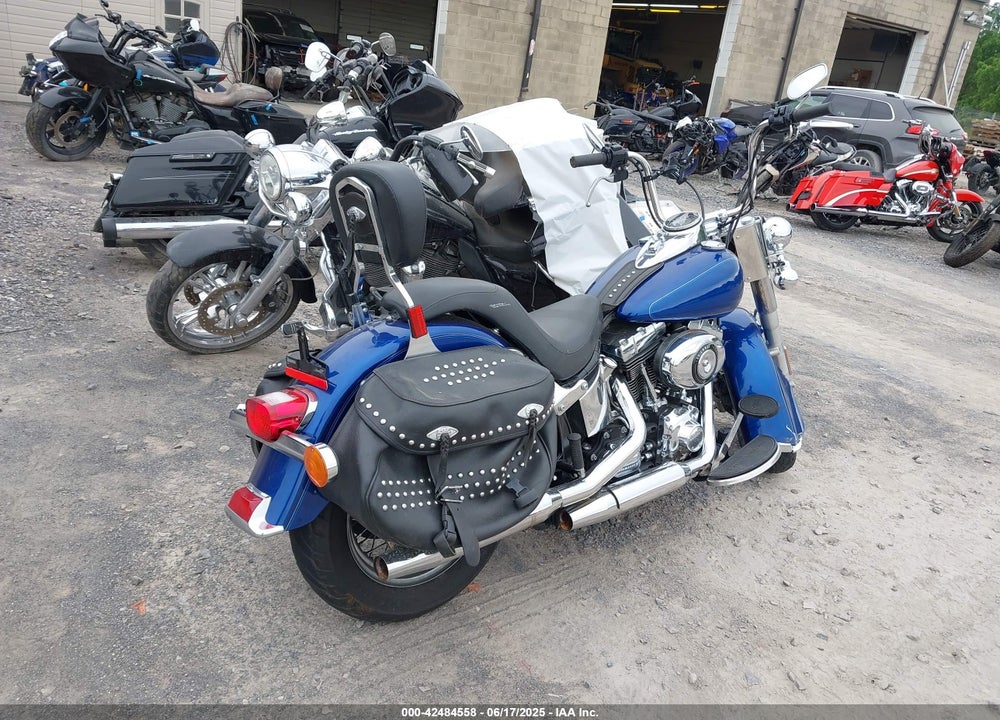 2015 HARLEY-DAVIDSON FLSTC HERITAGE SOFTAIL CLASSIC VIN: 1HD1BWV13FB017504