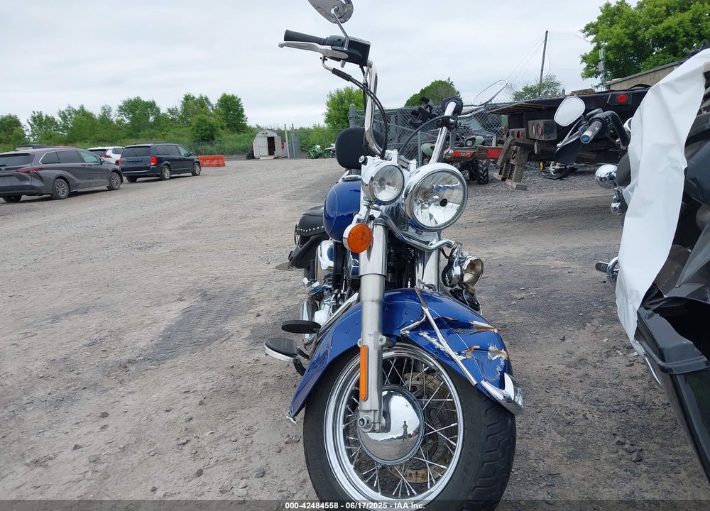 2015 HARLEY-DAVIDSON FLSTC HERITAGE SOFTAIL CLASSIC VIN: 1HD1BWV13FB017504