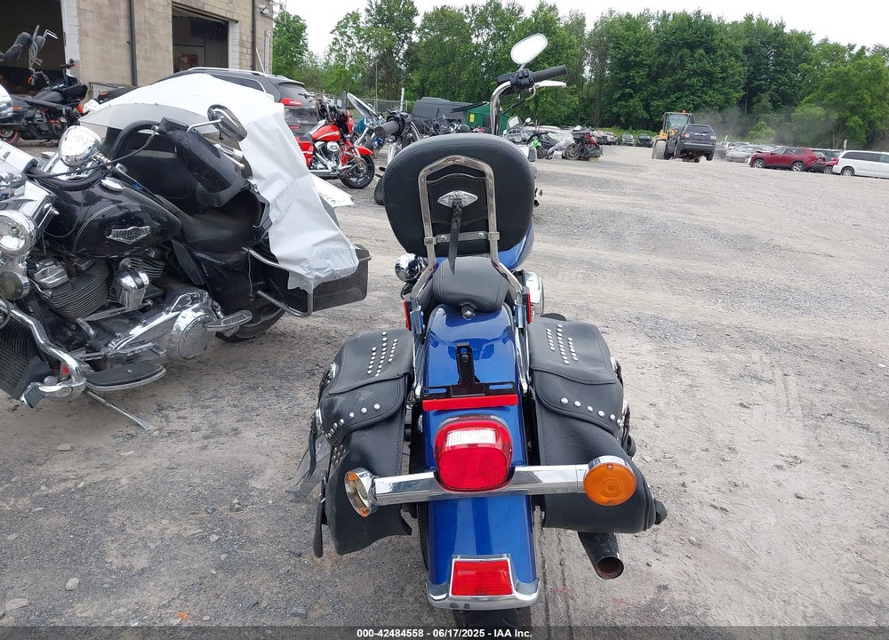 2015 HARLEY-DAVIDSON FLSTC HERITAGE SOFTAIL CLASSIC VIN: 1HD1BWV13FB017504