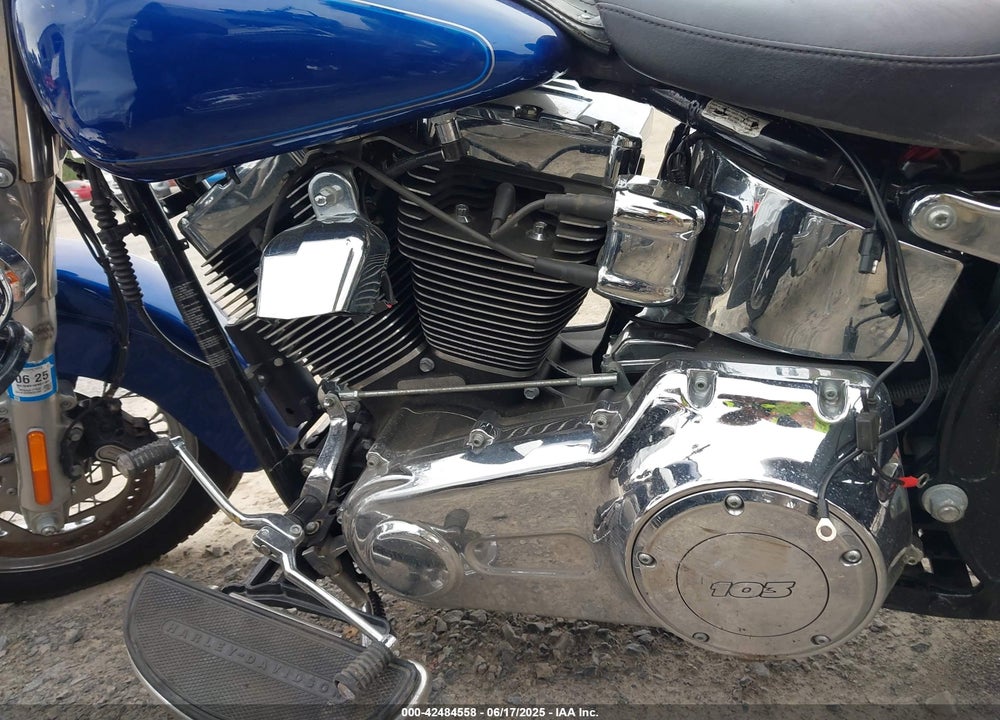 2015 HARLEY-DAVIDSON FLSTC HERITAGE SOFTAIL CLASSIC VIN: 1HD1BWV13FB017504