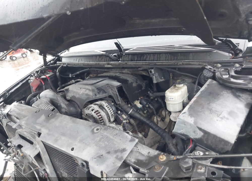 2011 CHEVROLET SUBURBAN 1500 VIN: 1GNSCKE08BR282141
