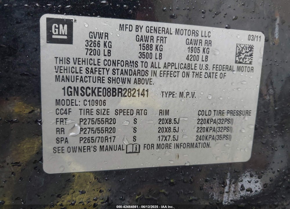 2011 CHEVROLET SUBURBAN 1500 VIN: 1GNSCKE08BR282141