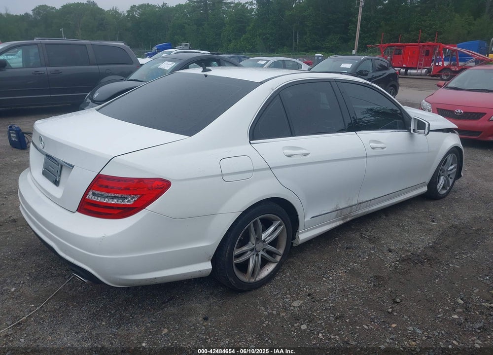 2013 MERCEDES-BENZ C 300 LUXURY 4MATIC/SPORT 4MATIC VIN: WDDGF8AB2DR247992