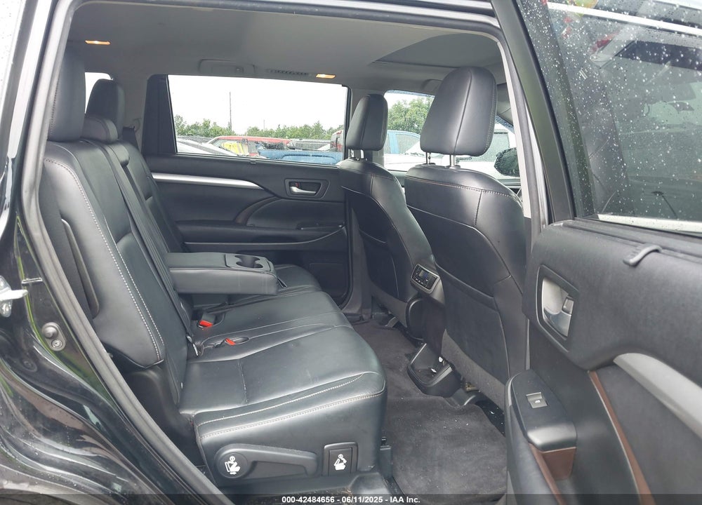 2016 TOYOTA HIGHLANDER XLE V6 VIN: 5TDKKRFH5GS132859