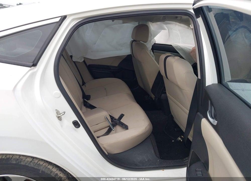 2018 HONDA CIVIC VIN: 19XFC2F74JE021119