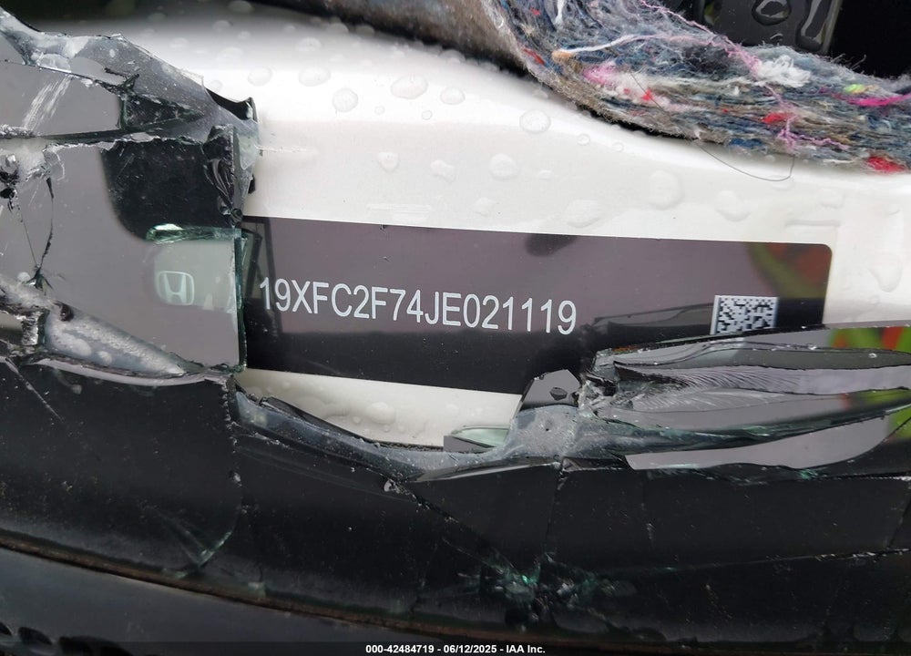 2018 HONDA CIVIC VIN: 19XFC2F74JE021119