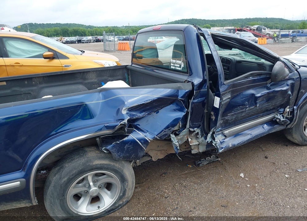 1999 CHEVROLET S-10 LS VIN: 1GCCS1443X8126214
