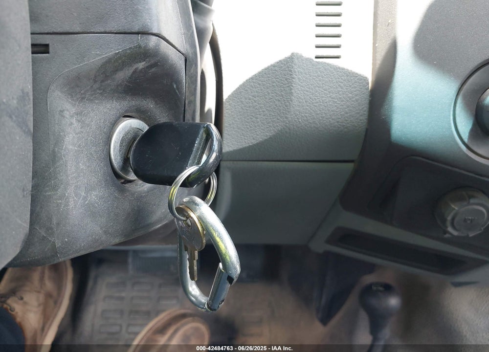 2011 FORD F-250 VIN: 1FT7W2B6XBEC15207