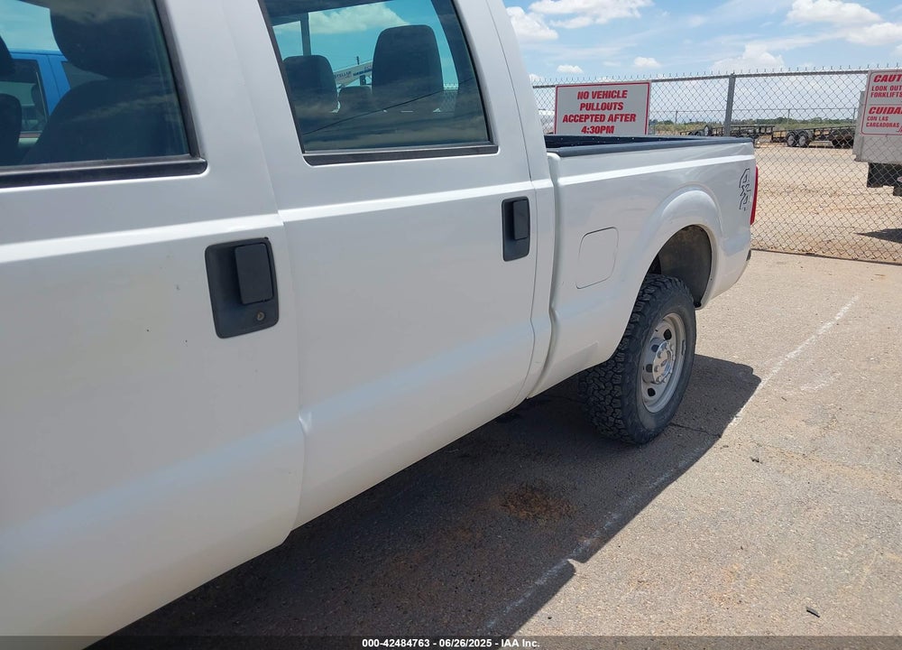 2011 FORD F-250 VIN: 1FT7W2B6XBEC15207