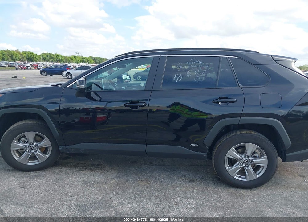 2025 TOYOTA RAV4 HYBRID XLE VIN: 4T3RWRFV1SU164675